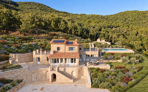 Villa Maddalena alla Guglielmesca: Paisaje, Arquitectura, Inmuebles, Casa, Área Rural, Pueblo, Mansión, Pendiente, Villa, Hacienda