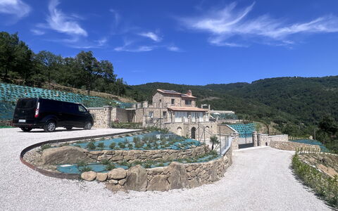 Villa Maddalena alla Guglielmesca: Paisaje, Colina, Pueblo, Inmuebles, Villa, Hacienda, Pueblo De Montaña