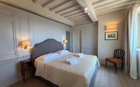 Villa Maddalena alla Guglielmesca: Habitación, Mueble, Sábana, Lecho, Cama, Marco De La Cama, Linos, Colchón, Lámpara, Hotel