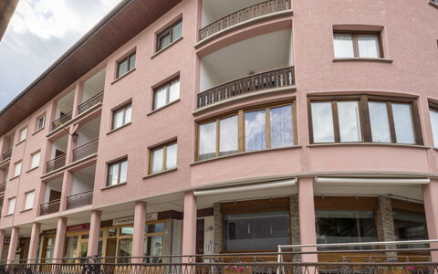 Bormio 37: Departamento, Arquitectura, Barrio Residencial, Condominio, Material Compuesto, Diseño Urbano, Balcón, Uso Mixto, Sombra