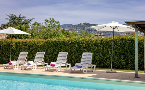 Il Cipresso, Casa dei Nonni, Cortona: Piscina, Paraguas, Mueble Para Exteriores, Recurso, Sombra, Silla, Mesa Al Aire Libre, Sunlounger, Eco Hotel, Paisajismo