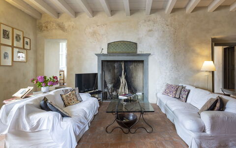 Casa Torre Il Castello: Mueble, Cocina Y Comedor Mesa, Silla, Suelo, Mar, Balcón, Oceano, Recurso, Eco Hotel, Comedor