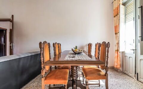 Villetta Luisa: Mueble, Cocina Y Comedor Mesa, Silla, Suelo, Mar, Balcón, Oceano, Recurso, Eco Hotel, Comedor