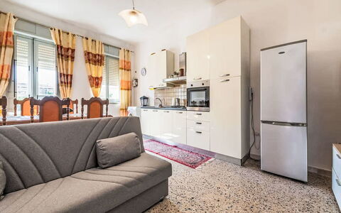 Villetta Luisa: Mueble, Cocina Y Comedor Mesa, Silla, Suelo, Mar, Balcón, Oceano, Recurso, Eco Hotel, Comedor