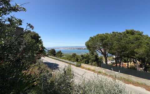 Villa Marzia - Augusta: Cielo, Azul, Árbol, Hoja, Vegetación, Arbusto, Vía Pública, Costa, Cerca