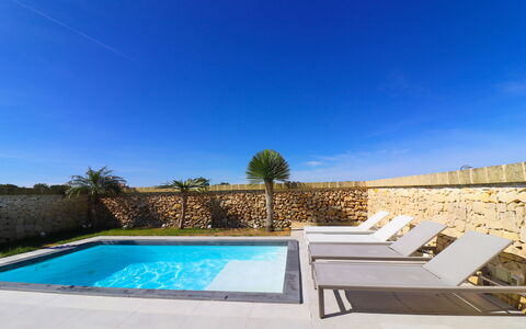 Villa Ginevra Luxury Otranto: Azul, Piscina, Recurso, Material Compuesto, Mueble Para Exteriores, Villa, Hotel, Eco Hotel, Loseta, Ciudad De Vacaciones