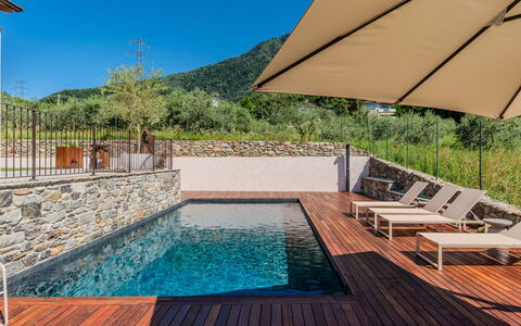 Aura: Piscina, Colina, Cordillera, Material Compuesto, Cubierta, Eco Hotel, Madera Dura, Cresta, Suelos De Madera, Tablón