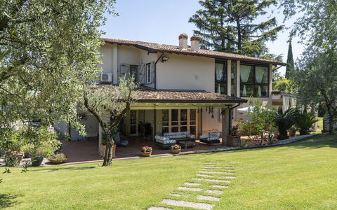 Villa El Perlè, Padenghe sul Garda: Casa, Casa, Barrio Residencial, Jardín, Inmuebles, Casa De Campo, Cabaña, Césped, Hacienda, Villa