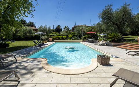 Villa El Perlè, Padenghe sul Garda: Piscina, Recurso, Jardín, Eco Hotel, Sombra, Hacienda, Paisajismo, Mueble Para Exteriores, Fuente De Agua, Inmuebles