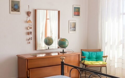Vela Latina: Diseño De Interiores, Mueble, Madera, Piso, Techo, Suelo, Habitación, Encendiendo, Departamento, Mesa