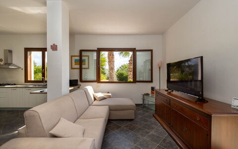 Villa Don Pino: Mueble, Diseño De Interiores, Piso, Sofá, Madera, Suelo, Sala, Habitación, Techo, Mesa