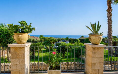 Villa Don Pino: Maceta, Jardín, Paisajismo, Sombra, Oceano, Planta De Casa, Zona Tropical, Losa, Balcón
