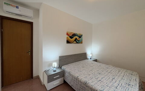 Casale Nardi: Cama, Mueble, Diseño De Interiores, Lecho, Suelo, Habitación, Piso, Sábana, Habitación, Pared