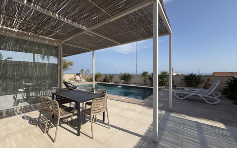 A Casa di Gio: Mueble, Mueble Para Exteriores, Silla, Suelo, Sombra, Material Compuesto, Recurso, Eco Hotel, Piscina, Estructura Al Aire Libre