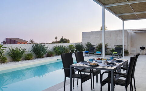 A Casa di Gio: Mueble, Mueble Para Exteriores, Silla, Mesa, Mesa Al Aire Libre, Sombra, Cocina Y Comedor Mesa, Material Compuesto, Patio, Piscina