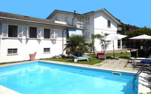 Villa Eva: Piscina, Recurso, Mueble Para Exteriores, Paraguas, Sunlounger, Hotel, Inmuebles, Eco Hotel, Hacienda, Villa