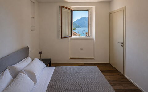 Next Comacina, Lago di Como with Garage: Pared, Piso, Diseño De Interiores, Habitación, Madera, Suelo, Mueble, Cama, Habitación, Sábana