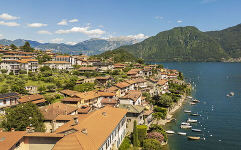 Next Comacina, Lago di Como with Garage: Accidentes Geográficos Montañosas, Agua, Montaña, Colina, Tierras Altas, Cordillera, Casa, Costeras Y Los Accidentes Geográficos Oceánico, Hill Station, Pueblo