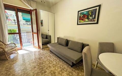 Rubens: Piso, Suelo, Diseño De Interiores, Madera, Mueble, Habitación, Departamento, Sala, Techo, Sofá
