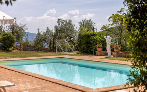 Villa Daluma, Private Pool in Todi: Piscina, Recurso, Hacienda, Eco Hotel, Inmuebles, Villa, Mueble Para Exteriores, Casa De Campo, Jardín, Sombra
