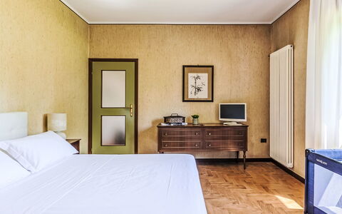 Villa Giulia: Diseño De Interiores, Piso, Pared, Suelo, Mueble, Madera, Cama, Habitación, Encendiendo, Habitación