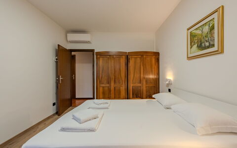 Locanda dei Nonni: Departamento, Techo, Marco De La Cama, Cama, Habitación, Hotel, Manchas De Madera, Lecho, Suite, Madera Dura