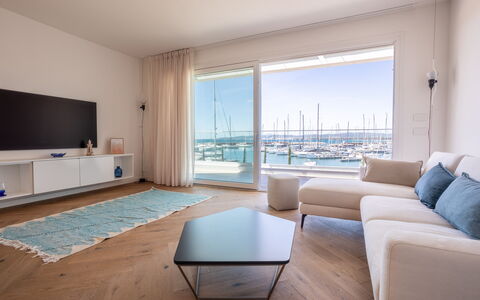 Porto di Luce Luxury, Jacuzzi and Seaview: Mueble, Piso, Suelo, Suelos De Madera, Departamento, Silla, Suelo Laminado, Madera Dura, Hotel