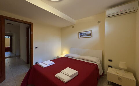 Villa Magda: Suelo, Departamento, Hotel, Habitación, Cama