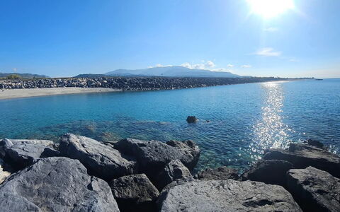 Baia di Tempsa Beach and Sea: Azul, Agua, Cuerpo De Agua, Los Recursos Hídricos, Klippe, Horizonte, Costa, Costeras Y Los Accidentes Geográficos Oceánico, Mar, Apuntalar