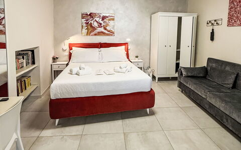 Colazza 100: Piso, Suelo, Mueble, Diseño De Interiores, Habitación, Cama, Habitación, Departamento, Techo, Sábana