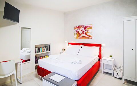 Colazza 100: Diseño De Interiores, Suelo, Departamento, Cama, Habitación, Habitación, Lecho, Marco De La Cama, Sábana, Almohada
