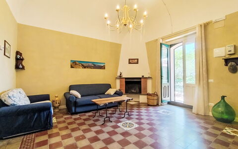 Il Giardino di Lara: Piso, Diseño De Interiores, Suelo, Pared, Mueble, Madera, Techo, Habitación, Encendiendo, Sala