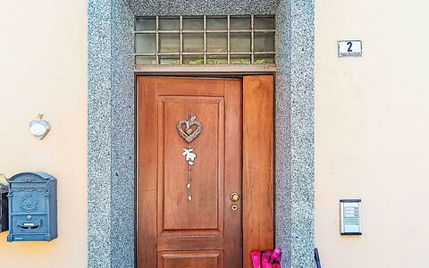 Stefani: Arbusto, Jardín, Barrio Residencial, Planta De La Comunidad, El Terreno Del Lote, Cobertura Del Suelo, Paisajismo, Patio Interior, Yarda