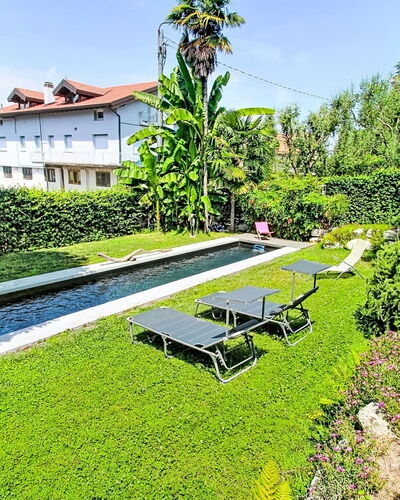 Da Emma: Arbusto, Piscina, Jardín, Césped, Paisajismo, Patio Interior, Recurso, Yarda, Inmuebles, Fuente De Agua