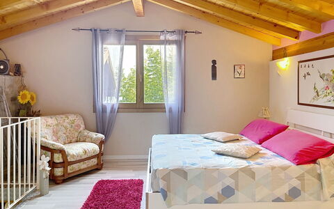 Baita Melissa: Mueble, Diseño De Interiores, Cama, Habitación, Suelo, Piso, Habitación, Madera, Techo, Linos