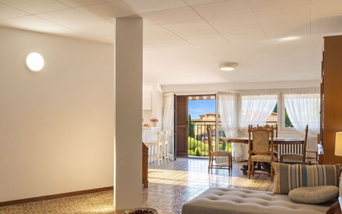 Balconi sulla Spiaggia: Balcón, Manchas De Madera, Planta De Casa, Mueble Para Exteriores, Maceta