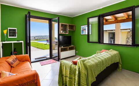 Villa Sara: Diseño De Interiores, Mueble, Piso, Suelo, Techo, Casa, Habitación, Departamento, Habitación, Cama