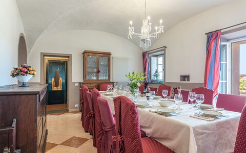 Antica Villa Merelli 12: Mueble, Mesa, Diseño De Interiores, Silla, Comedor, Vajilla, Habitación, Encendiendo, Techo, Manteles