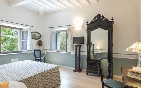 Antica Villa Merelli 12: Mueble, Diseño De Interiores, Pared, Techo, Habitación, Piso, Encendiendo, Casa, Cama, Suelo