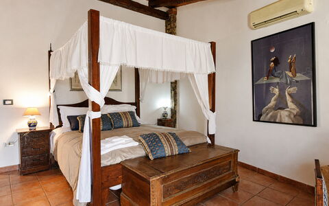Casa Dafne: Mueble, Cama, Diseño De Interiores, Habitación, Piso, Madera, Suelo, Habitación, Lecho, Techo