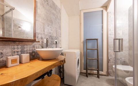 Noah: Piso, Pared, Suelo, Diseño De Interiores, Arreglo De Tubería, Madera, Baño, Techo, Encendiendo, Habitación