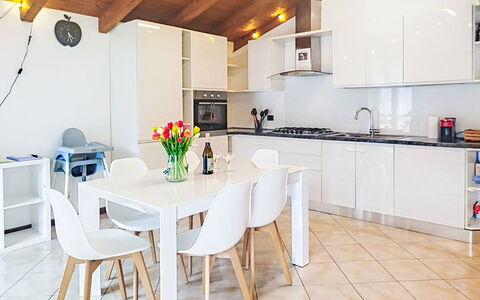 Fontanella Mountain Home: Diseño De Interiores, Mueble, Piso, Madera, Techo, Suelo, Habitación, Encendiendo, Cocina, Casa