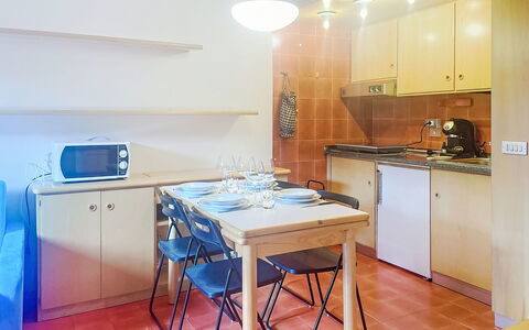 Ai Pascoli: Piso, Diseño De Interiores, Cocina, Madera, Mueble, Suelo, Techo, Electrodoméstico, Aparato De Cocina, Habitación