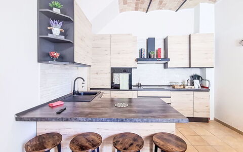 La Terrazza di Caramanico: Mueble, Diseño De Interiores, Piso, Cocina, Madera, Mostrador, Aparato De Cocina, Suelo, Techo, Gabinetes