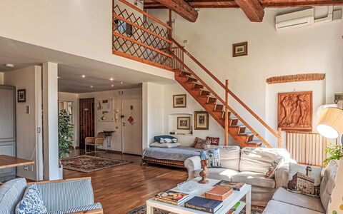 Bellavista: Mueble, Diseño De Interiores, Pared, Piso, Madera, Sofá, Suelo, Sala, Casa, Habitación