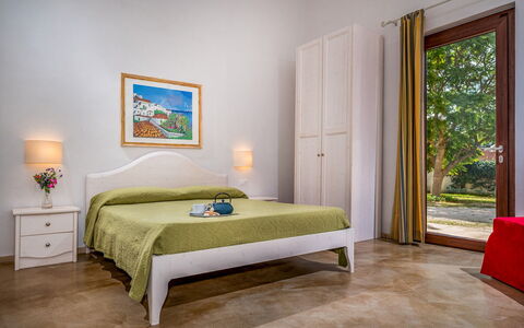 Casale Domè 14+2: Mueble, Cama, Diseño De Interiores, Habitación, Piso, Suelo, Madera, Sábana, Lecho, Habitación