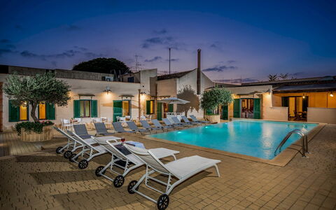 Casale Domè 14+2: Piscina, Recurso, Hotel, Mueble Para Exteriores, Eco Hotel, Sunlounger, Hacienda, Planta De Casa, Maceta, Ciudad De Vacaciones