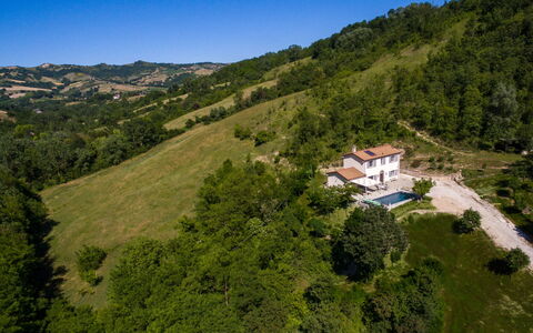 Villa Mia 6: Accidentes Geográficos Montañosas, Colina, Montaña, Casa, Casa, Tierras Altas, Paisaje, Área Rural, Cabaña, Hill Station