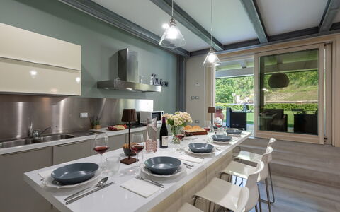 Chipieri 4+2: Cocina, Mueble, Diseño De Interiores, Mostrador, Aparato De Cocina, Electrodoméstico, Techo, Piso, Lámpara, Casa