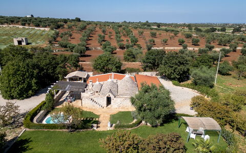 Trulli Littoria 4: Paisaje, Casa, Arquitectura, Inmuebles, Techo, Área Rural, El Terreno Del Lote, Casa, Cabaña